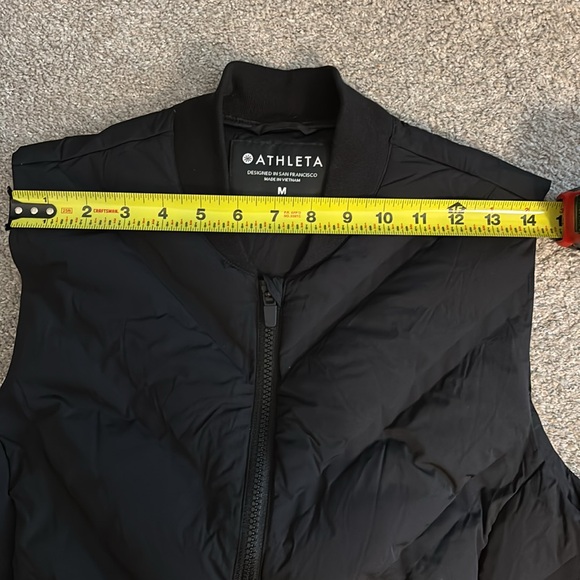 Size M puffer vest from Athleta - Picture 6 of 7